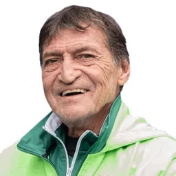 Julio Falcioni portrait