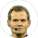 Referee Robin Braun